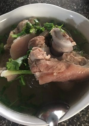 Hình của món Giò heo hầm hành.