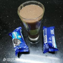 A picture of Banana oreo milk shake.