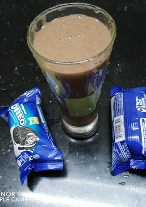 A picture of Banana oreo milk shake.