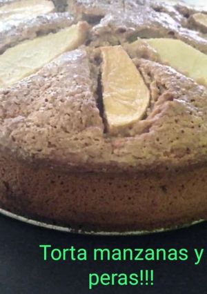 Una foto de Torta de peras y manzanas 🍎🍐🍎🍐