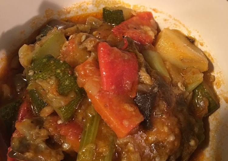 Recipe of Favorite Mixed garden vegetable stew (τουρλού)🇬🇷