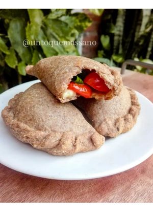 Una foto de Empanadas caprese (@untoquemassano)