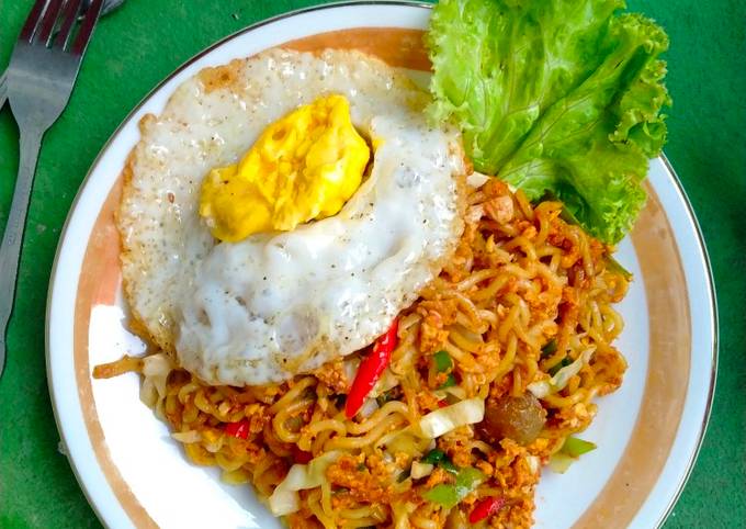 Bagaimana Menyiapkan Bakmi Goreng Sederhana yang Enak Banget