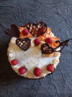 રેડ વેલવેટ કેક (Red Velvet Cake Recipe In Gujarati) રેસીપી મુખ્ય ફોટો