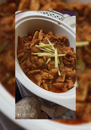 A picture of Chicken boneless handi.
