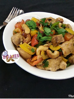 A picture of Cashew chicken.