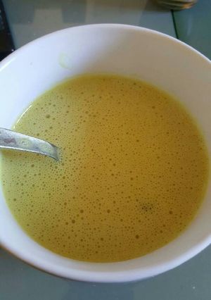 Une photo de Velouté de lentilles corail au curry