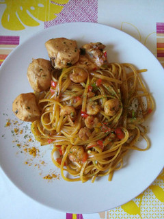 Una foto de Tallarines al curry