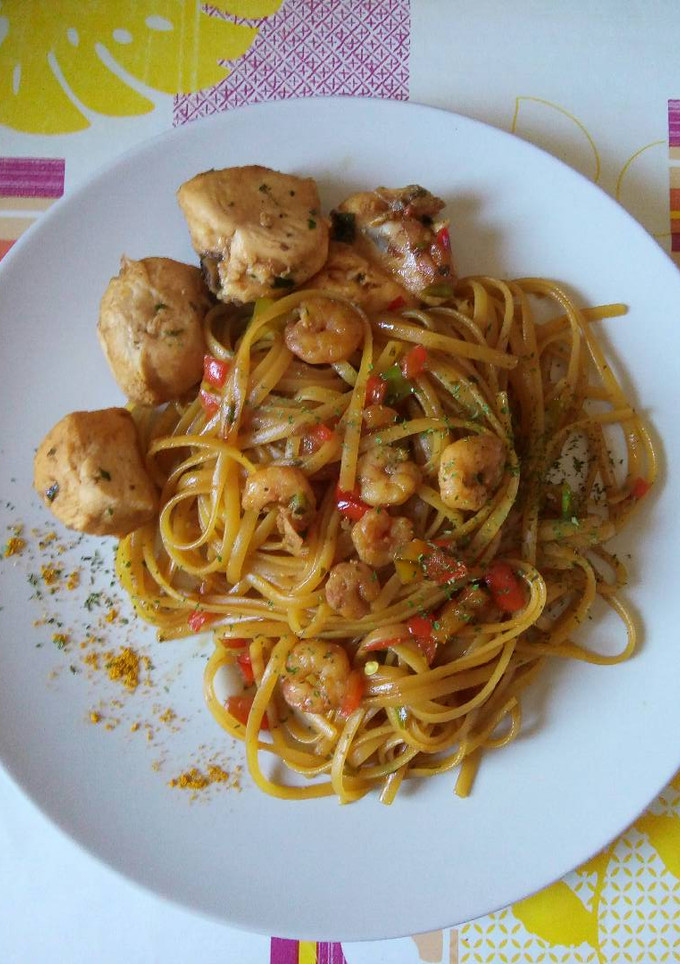 Una foto de Tallarines al curry