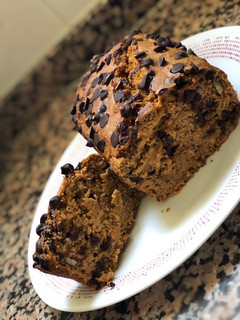 Una foto de Plum cake de zanahoria y chocolate