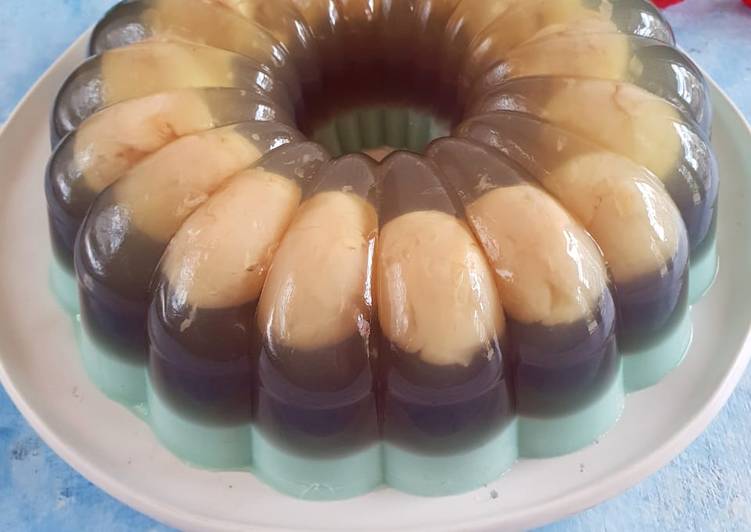 Puding longan bunga telang