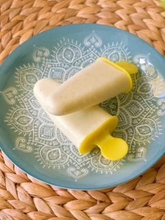 Una foto de Polos de piña y coco sin azúcar (Thermomix)🍍🥥