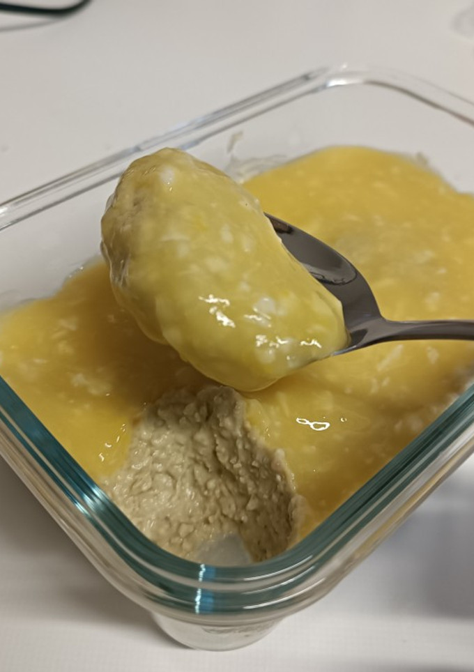 Una foto de Avena con aguacate y lemon curd