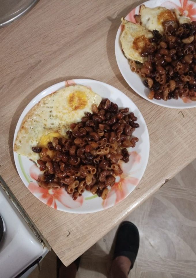 Фото Макароны жареные с яйцом 🍝.
