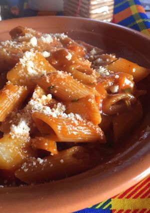 Una foto de Fideos con salsa “de la abuela” 🍝