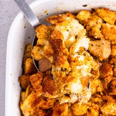 A picture of Old Fashioned Turkey Dressing.