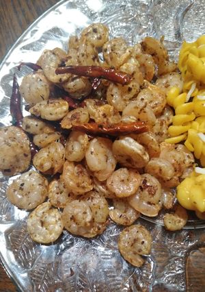 Una foto de Camarones a la mantequilla con picante