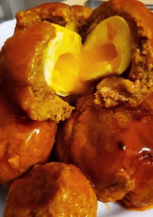 Una foto de Scotish eggs (albóndigas rellenas de huevo)