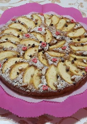 Foto di Torta di mele, noci e gocce di cioccolato