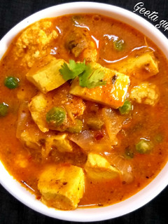 मटर पनीर (matar paneer recipe in Hindi) रेसिपी मुख्य फोटो