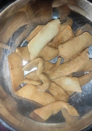 नमकपारे (namkpare recipe in Hindi) रेसिपी मुख्य फोटो