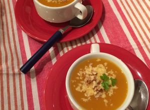 Una foto de Sopa crema de verduras en sopera eléctrica