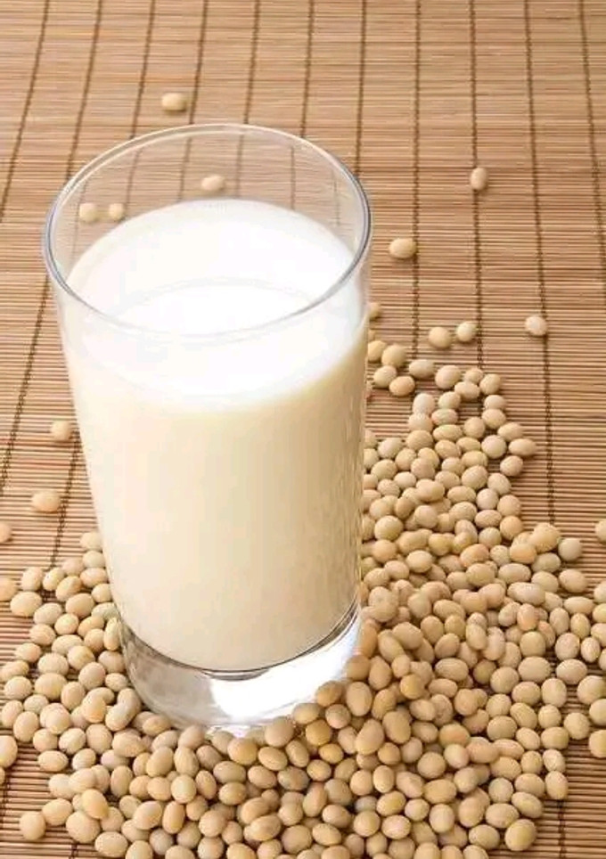 A picture of How to make soya milk🥛.