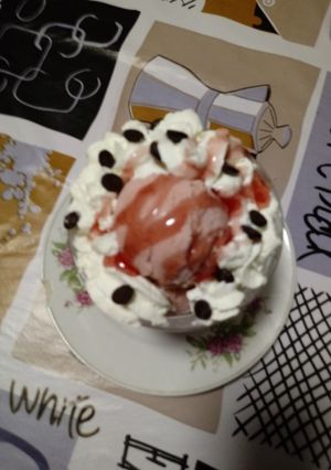 Foto principal de Helado de fresa casero en heladera