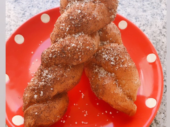 Cara Gampang Membuat Kkwabaegi (korean twisted donuts), Lezat Sekali