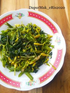 Foto resep Oseng Kangkung Bunga Pepaya