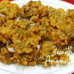 A picture of Spring Onion and Fenugreek Pakoras.