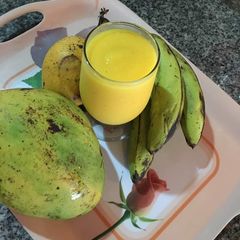 A picture of Mango and yam soomthies.