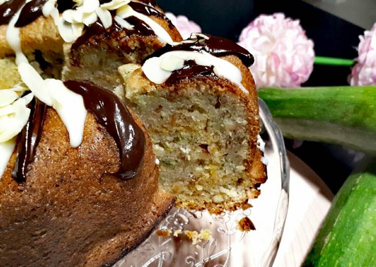 Bundt cake de calabacín y zanahoria