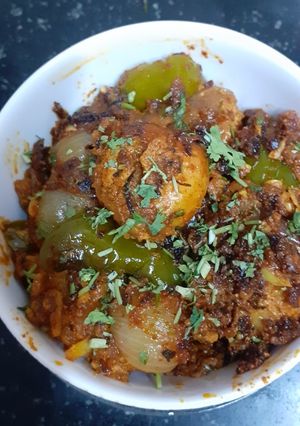 A picture of Tandoori aloo - pyaaz subji.