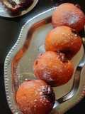 Eggless Bomboloni