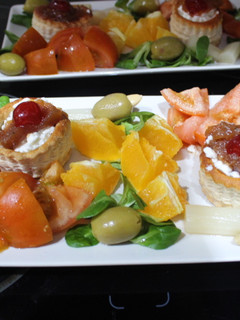 Una foto de Ensalada de naranja con volovanes