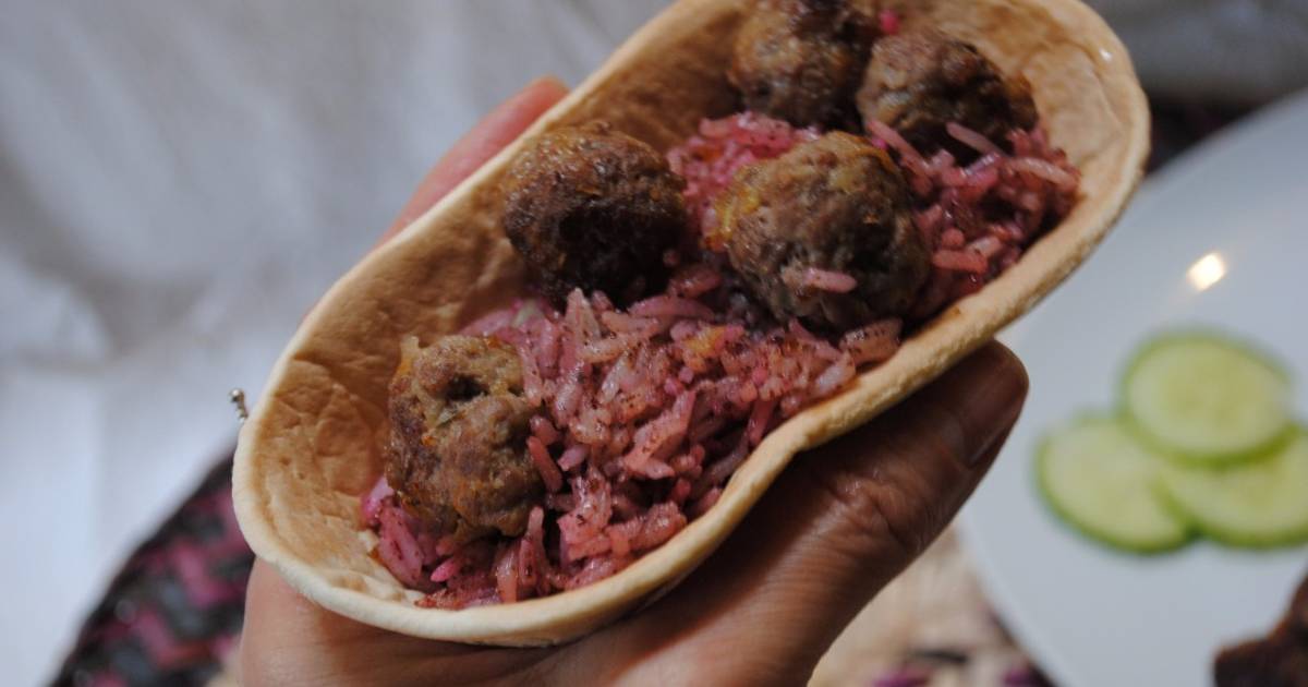 Sumacbeetroo rice with meatballs Recipe by Rozina Dinaa Cookpad