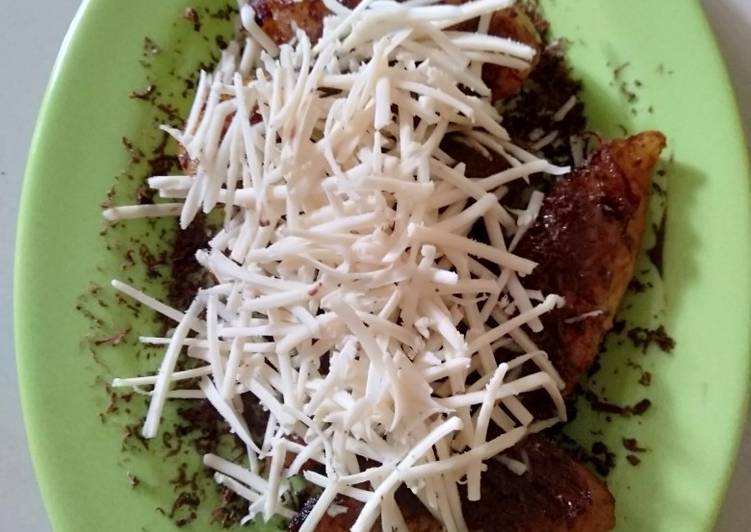 Pisang uli goreng simple tabur coklat keju