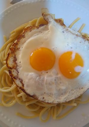 Una foto de Fideos con Huevo