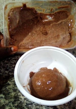 A picture of Home made ice cream 🍨(With Frozen bananas👻).
