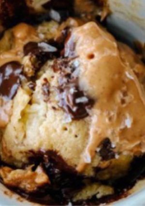 Una foto de Banana Peanut Butter Mug Cake