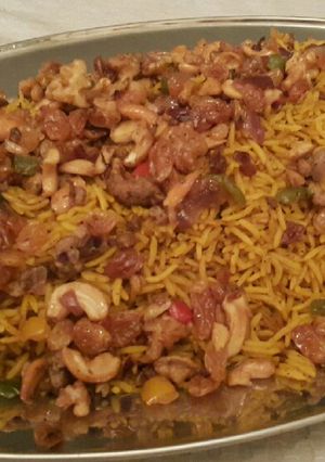 صورة لوصفة ارز بالفراخ والمكسرات