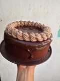 Pastel pulverizado de chocolate