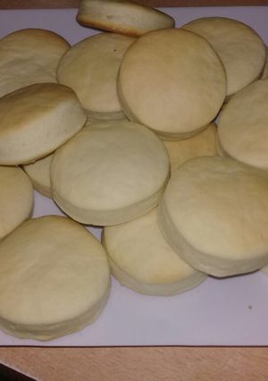 Una foto de Figacitas de manteca, especial para sándwich de fiambre 😛