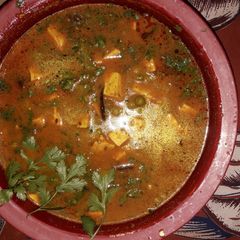 A picture of Matar paneer.