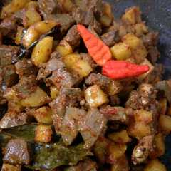 รูปของ Sambal goreng kentang hati