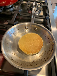 A picture of Mom's Fluffy Pancakes.
