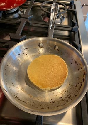 A picture of Mom's Fluffy Pancakes.