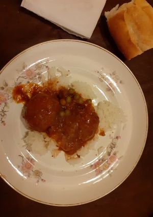 Una foto de Albóndigas con Arroz