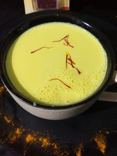 ગોલ્ડન મિલ્ક (Golden Milk Recipe In Gujarati) રેસીપી મુખ્ય ફોટો